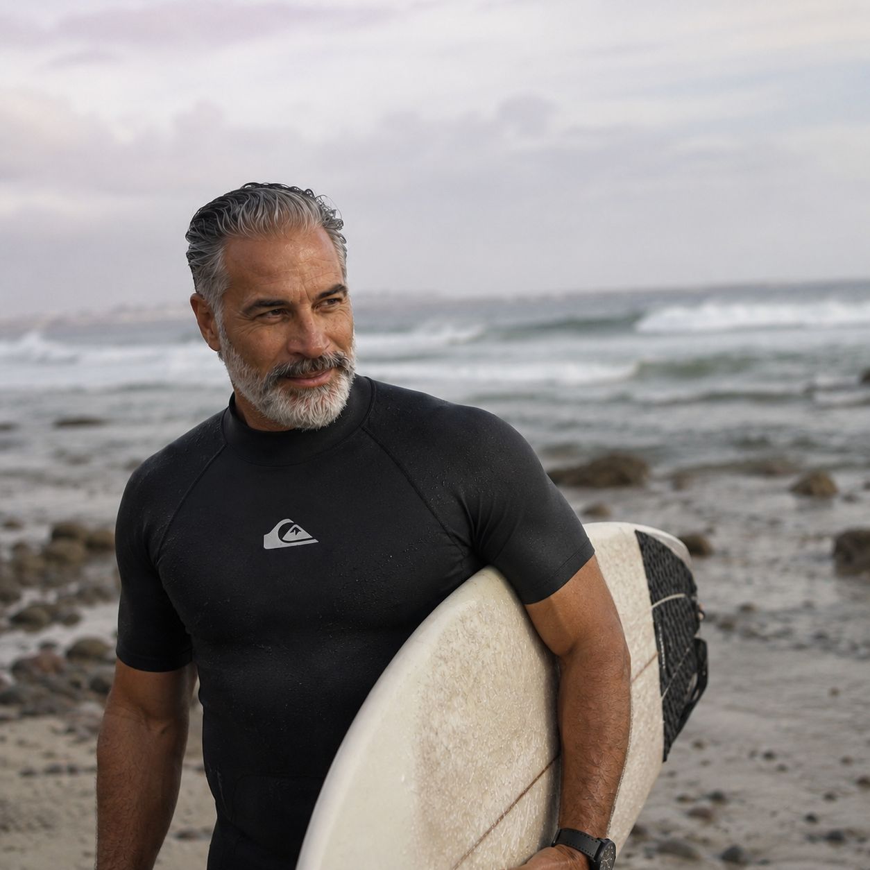 Adel Lahlou en session de surf